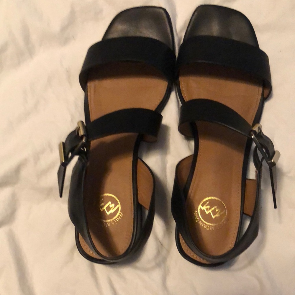 White Mountain Albatas Black Sandals 9M